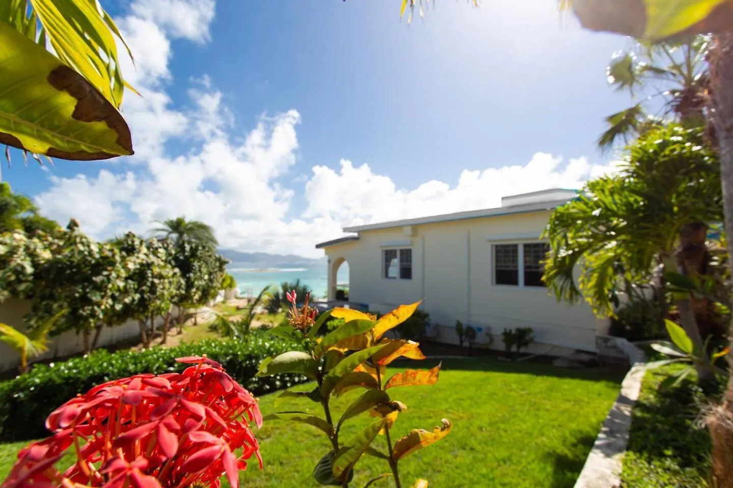 Guest house Villa Anguillitta Blowing Point Village